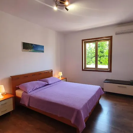 Sara, 100 M From The Beach * Novigrad Istria