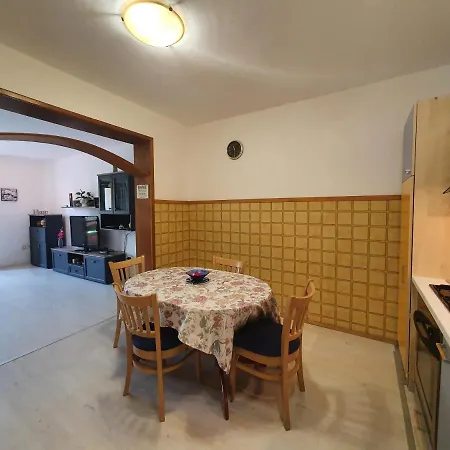 公寓 Sara, 100 M From The Beach *